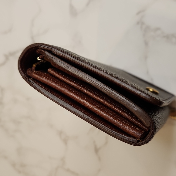 Louis Vuitton Porte Monnaie Tresor Monogram Wallet - Picture 9 of 13